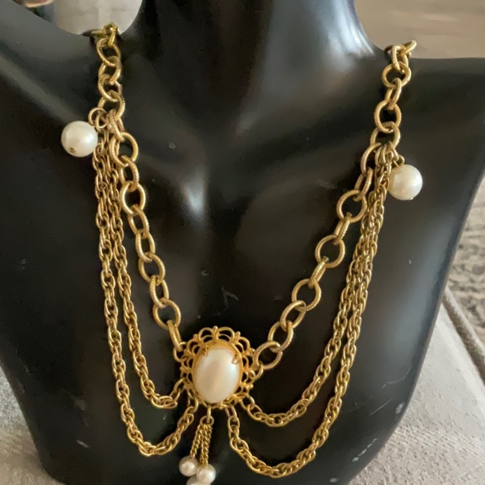 Victorian style necklace with pearl accents adjustable length in all directions!